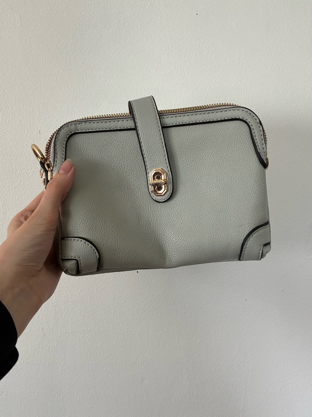 Light grey clutch